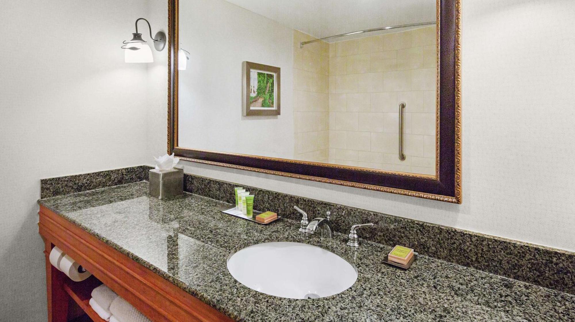 Hotel Doubletree By Hilton Raleigh Durham Airport At Research Triangle Park Esterno foto